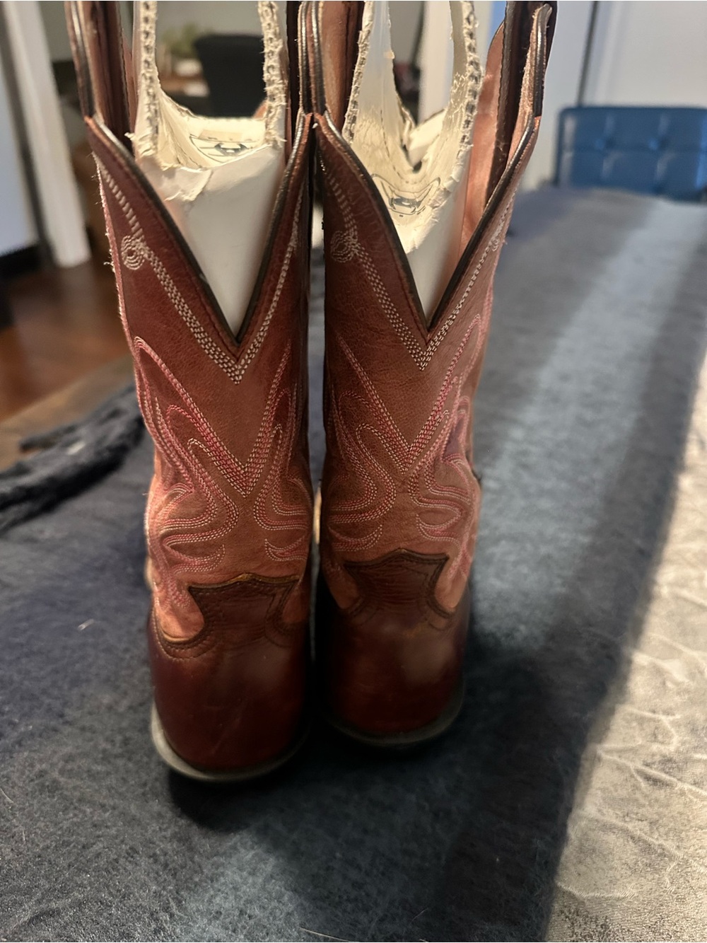 Ariat Chestnut Brown Embroidered Western Cowboy Boots - Picture 3 of 6